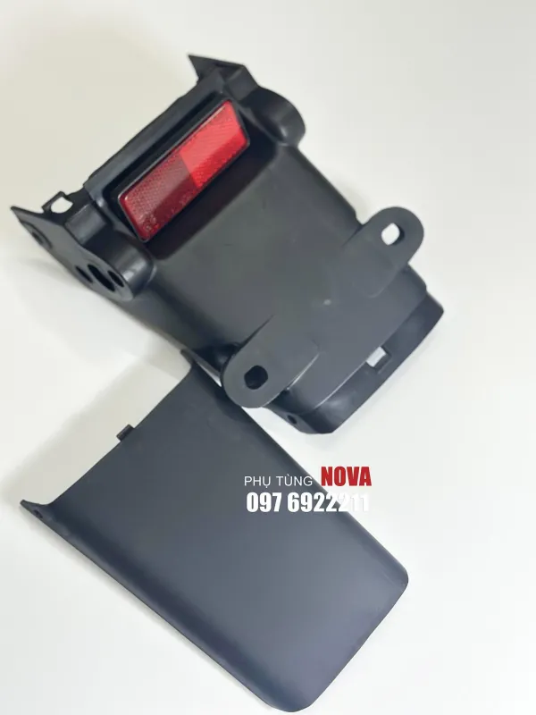 Cụm dè biển số sau Honda Nova Dash 2 thì các đời
