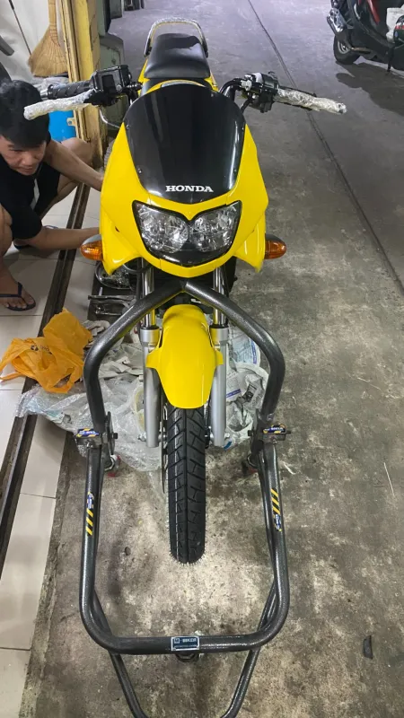 Đầu xe Honda LS 125 nhìn thẳng