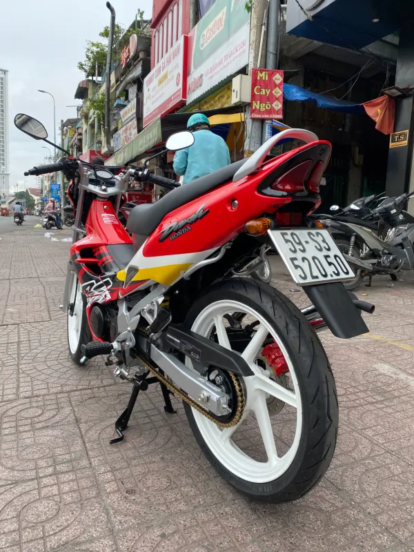 Nova Dash 125cc đời 1998 ngoại hình thể thao