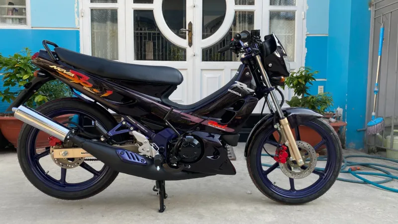 Nova Dash 1995 SP1 sau khi dọn lại, nhìn ngang toàn xe
