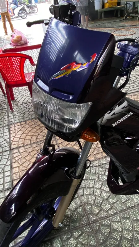 Đầu xe và đèn trước Nova Dash 1995 SP1