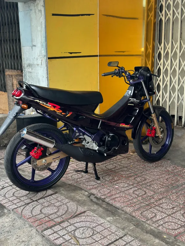 Nova Dash 1995 SP1 nguyên bản, nhìn từ phía sau